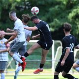 Im Hinspiel setzte sich SW Röllinghausen bei der Spvgg. Erkenschwick II mit 5:2 durch. Im Rückspiel geht es nun in Recklinghausen auf den Naturrasenplatz.