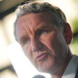 Björn Höcke als strahlender Sieger der Landtagswahl, aber ohne Wahlkreis und Land.
