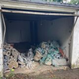 Schutt in einer Garage