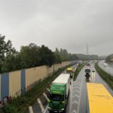 Stau auf der B236 in Dortmund nach einem Unfall.