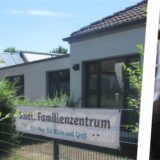 Die Bildkombi zeigt Dr. Sebastian Sanders und die Kita Ebbinghäuser Straße von außen.