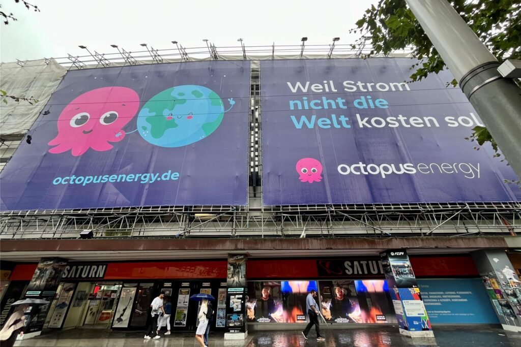 Octopus Energy wirbt aktuell mit einem überdimensionalen Plakat auf dem Westenhellweg.
