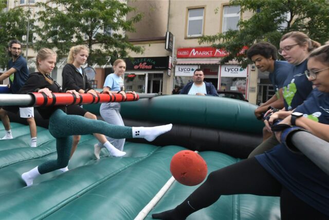 Bei der „Castropiade“ 2023 wurde in vier Wettbewerben das Dreamteam gekürt, wie etwa beim lebendigen Kicker-Match.