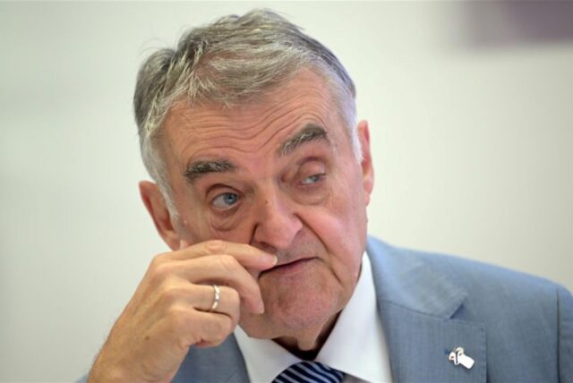 Herbert Reul (CDU), Innenminister von Nordrhein-Westfalen, während der Pressekonferenz.