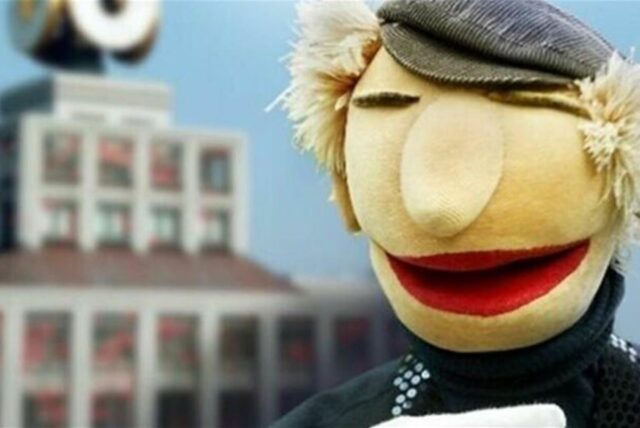 Die Günna-Handpuppe vor dem Dortmunder U