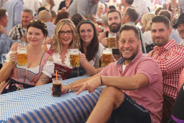 Oktoberfest in Henrichenburg – stets ausverkauft, findet das Event auch in diesem Jahr wieder auf dem Hof Hennemann statt.