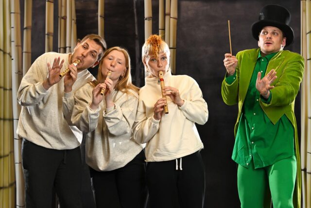 Das WLT-Kinderstück „Panda Pand“ feiert am 26.10. Premiere. Nun haben die Proben begonnen. Unter anderem mit Philipp Kiefer, Nina Holtvoeth, Silvia Schmidt und Christian Zell (v.l.n.r.).