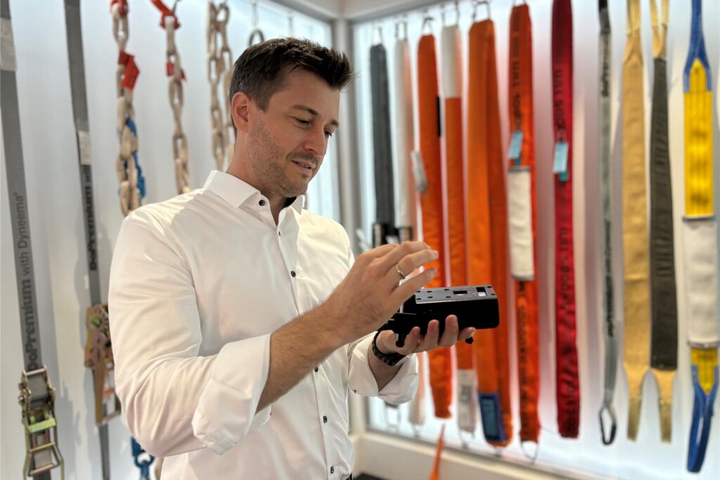 Der 41-Jährige ist Wirtschaftsingenieur im Maschinenbau und ein Technologie-Nerd für seine Produkte.