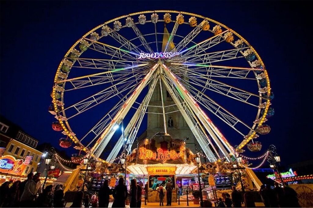 Ein Riesenrad auf dem Stunikenmarkt in Hamm Ein Riesenrad auf dem Stunikenmarkt in Hamm