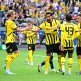 Die BVB-Spieler jubeln.