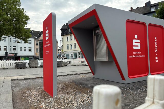 Der Automat auf dem Berliner Platz soll von 6 bis 22 Uhr in Betrieb sein. Er wird einen Parkplatz an dieser Stelle „vernichten“.