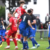 Beim C-Ligisten 1. FC Preußen Hochlarmark (blaue Trikots) fehlen in der zweiten Runde der Stadtmeisterschaft gegen die SG Hillen wichtige Spieler.