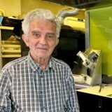 Besitzer Ahmad Reihani steht im Lord im Brückstraßenviertel in Dortmund.