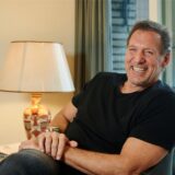 Schauspieler Ralf Moeller aus Recklinghausen lacht in die Kamera.
