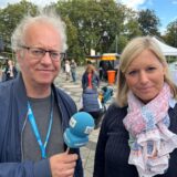 Katrin Lauterborn vom Gast-Haus im Gespräch mit RN-Reporter Oliver Volmerich.