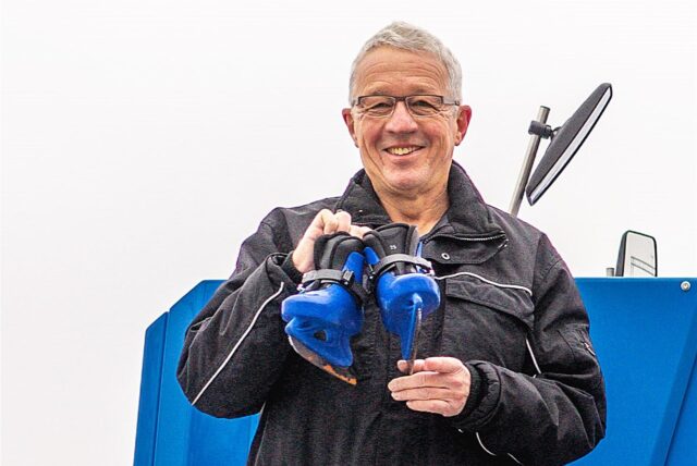 Thomas Hein mit Schlittschuhen