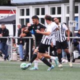 Umkämpftes Derby: Die Hammer Löwen (v.l.) Jusef Bahri, Steven Lämmel und Dominik Pereira nehmen Feners Furkan Güleryüz in die Mangel.