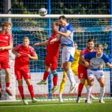 Während der FC Brünninghausen (blau-weiße Trikots) am sechsten Spieltag der Westfalenliga-Staffel 2 gewinnen konnte, musste der Lüner SV die nächste Niederlage hinnehmen.