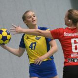Die zweite Mannschaft des KV Adler (gelbes Trikot) traf auf die erste Mannschaft des Schweriner KC.