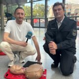 Philipp Pohl interviewt Matthias Kleinhans in der Berswordt-Halle in Dortmund.