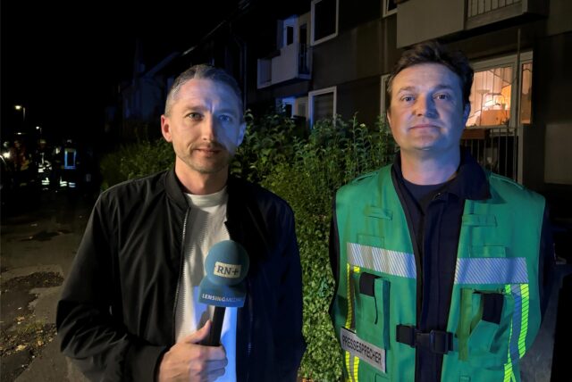 In der Karolinenstraße ist es offenbar zu einer Explosion und einem Wohnungsbrand gekommen. Der Pressesprecher der Feuerwehr Dortmund nennt Details.