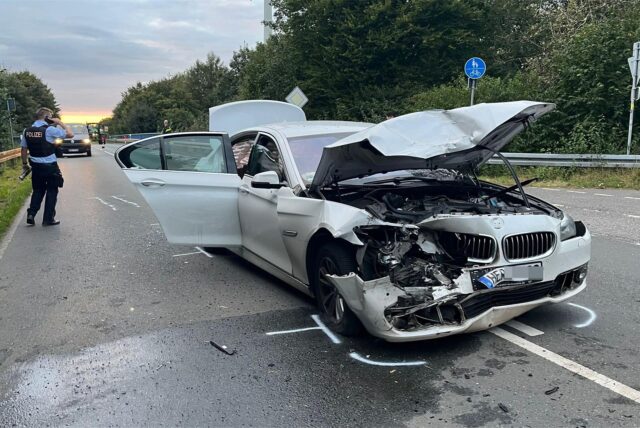 Auf der Heidener Straße in Dorsten kollidierte ein Pkw-Fahrer aus Herne mit dem Auto eines Heideners.