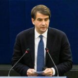 Raffaele Fitto, damaliger Vorsitzender der Fraktion der Europäischen Konservativen und Reformer (EKR), spricht im Europäischen Parlament. (RECROP)