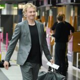 Julian Brandt schaut zur Seite.