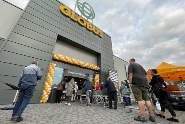 Globus eröffnete am Donnerstag (15.9.2022) eine neue Markthalle in Castrop-Rauxel. Es war damals das vierte SB-Warenhaus der Kette im Ruhrgebiet, das 61. in Deutschland. Für den Markt an der Siemensstraße gibt es nun vorerst Entwarnung.