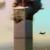 Am 11. September steuerten Terroristen Flugzeuge ins World Trade Center in New York.