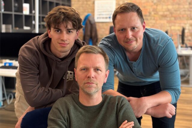 Das PottCAS-Team in Episode 104: Roman Lachowicz (v.l.), Host Tobias Weckenbrock und Fabian Hollenhorst.