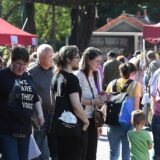 Hunderte Tierfreunde kamen am Samstag (21.9.2024) zum ersten Tierschutzfest in der Ickerner Agora. Auf dem Gelände der einstigen Zeche Ickern gab es viele Stände, aber auch interessante Vorträge im dortigen Amphitheater rund ums Tier.