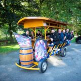 „Team Bauch und Hüfte“ aus Haltern auf dem Thekenfahrrad