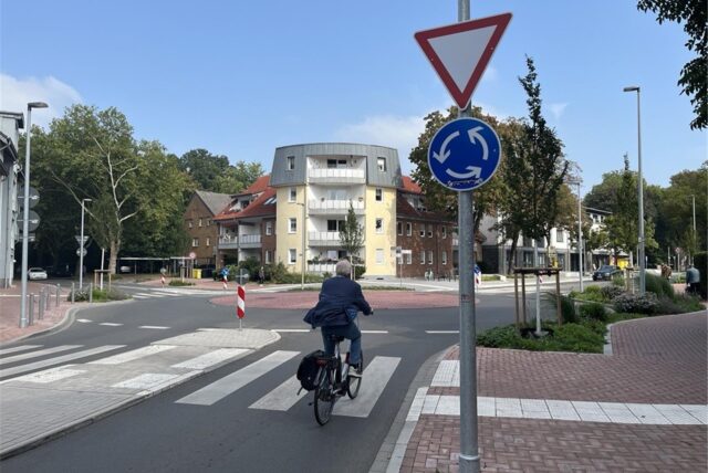 Der Kreisverkehr am Postamt in Datteln.