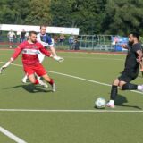 Das Duell des Tages: Der Marler Gökhan Turan kann Torhüter Niklas Klick auch in dieser Szene nicht überwinden.