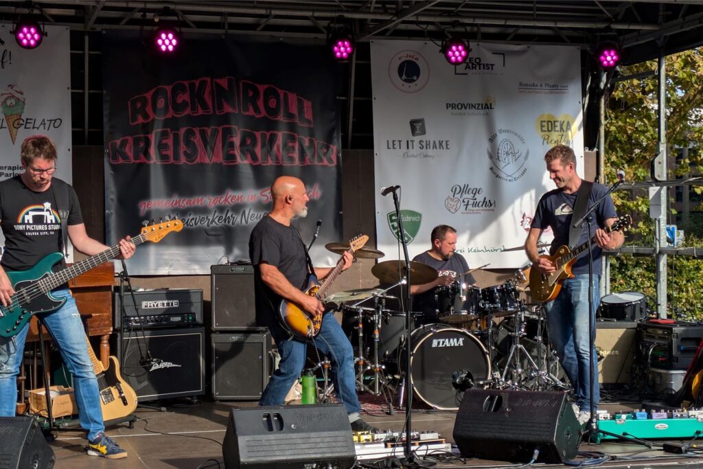 "Rock 'n' Roll am Kreisverkehr" in Suderwich am Sonntag, 22. September 2024.