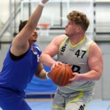 Sonderlob vom Trainer: Mathis Röhse (r.) leistete beim Auftaktsieg in Herford ein großes Arbeitspensum.
