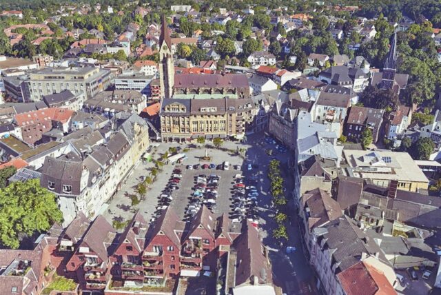 Der Marktplatz in 3D – mit wenigen Handgriffen kann man den Neigungswinkeln verändern oder sich den Platz von der anderen Himmelsrichtung aus betrachten.