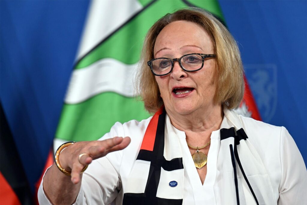 Die NRW-Antisemitismusbeauftragte Sabine Leutheusser-Schnarrenberger (FDP) warnt vor dem Einfluss von Tiktok auf antisemitische Einstellungen bei Jugendlichen Die NRW-Antisemitismusbeauftragte Sabine Leutheusser-Schnarrenberger (FDP) warnt vor dem Einfluss von Tiktok auf antisemitische Einstellungen bei Jugendlichen