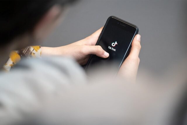 TikTok auf einem Handy.