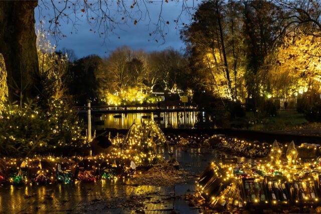 Großes Zelt 2023 beim Weihnachtsmarkt im Fredenbaumpark von Dortmund.