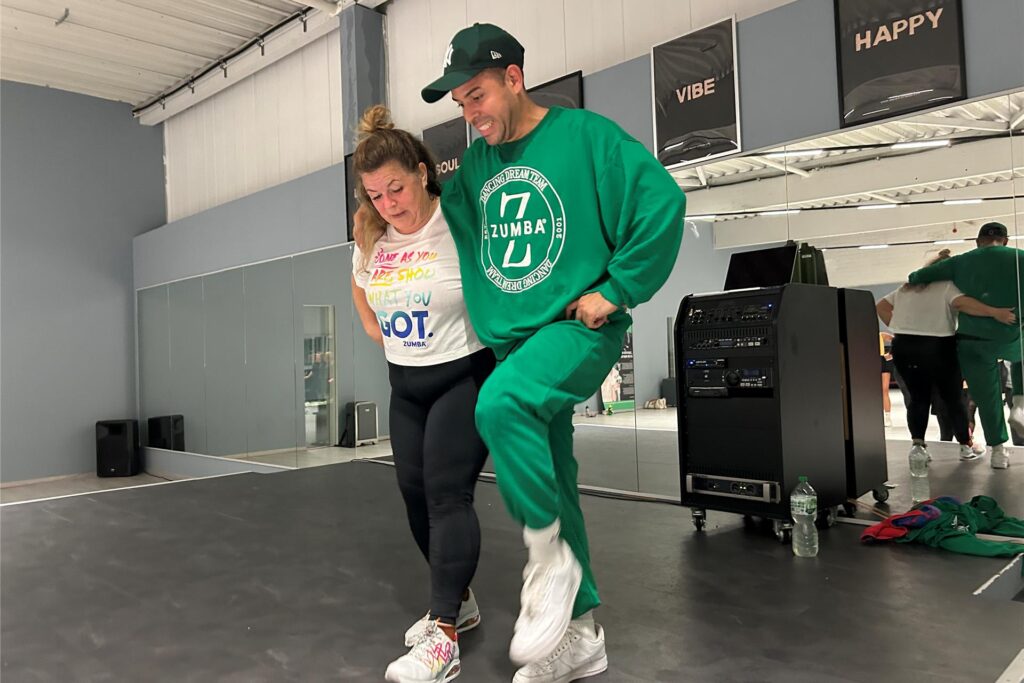 Alexander Lopez und Ramona Mruck tanzen zusammen. Alexander Lopez und Ramona Mruck tanzen zusammen.