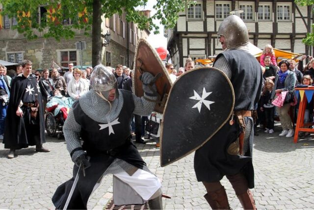 Zwei Ritter bekämpfen sich am Westfälischen Hansetag in Werne
