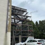 Von diesem Gerüst an der Burg Botzlar ist ein Arbeiter gestürzt und dabei ums Leben gekommen.