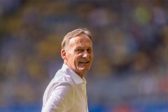 BVB-Geschäftsführer Hans-Joachim Watzke schaut in die Kamera.