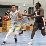 Dauerbrenner: Die Last des Marler Spiels gegen Paderborn ruhte auf Migel Wessel (l.) und Marvin Ewald (M.).