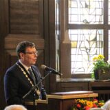 Schmalkaldens Bürgermeister Thomas Kaminski spricht im Recklinghäuser Rathaus.