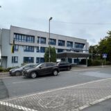 Ein Hotel steht auf der Schleefstraße.