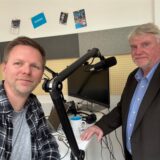 Norbert Sperling, Polizeibeamter und SPD-Politiker im Podcast-Studio unserer Redaktion mit Moderator, Host und Redakteur Tobias Weckenbrock