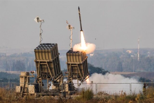 Nach Angaben der Armee wurde Israel binnen 24 Stunden mit etwa 200 Raketen aus dem Libanon beschossen